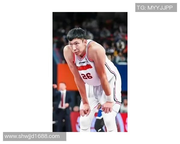 周琦在国际篮球舞台上的崛起与挑战：从青涩球员到顶尖中锋的奋斗历程